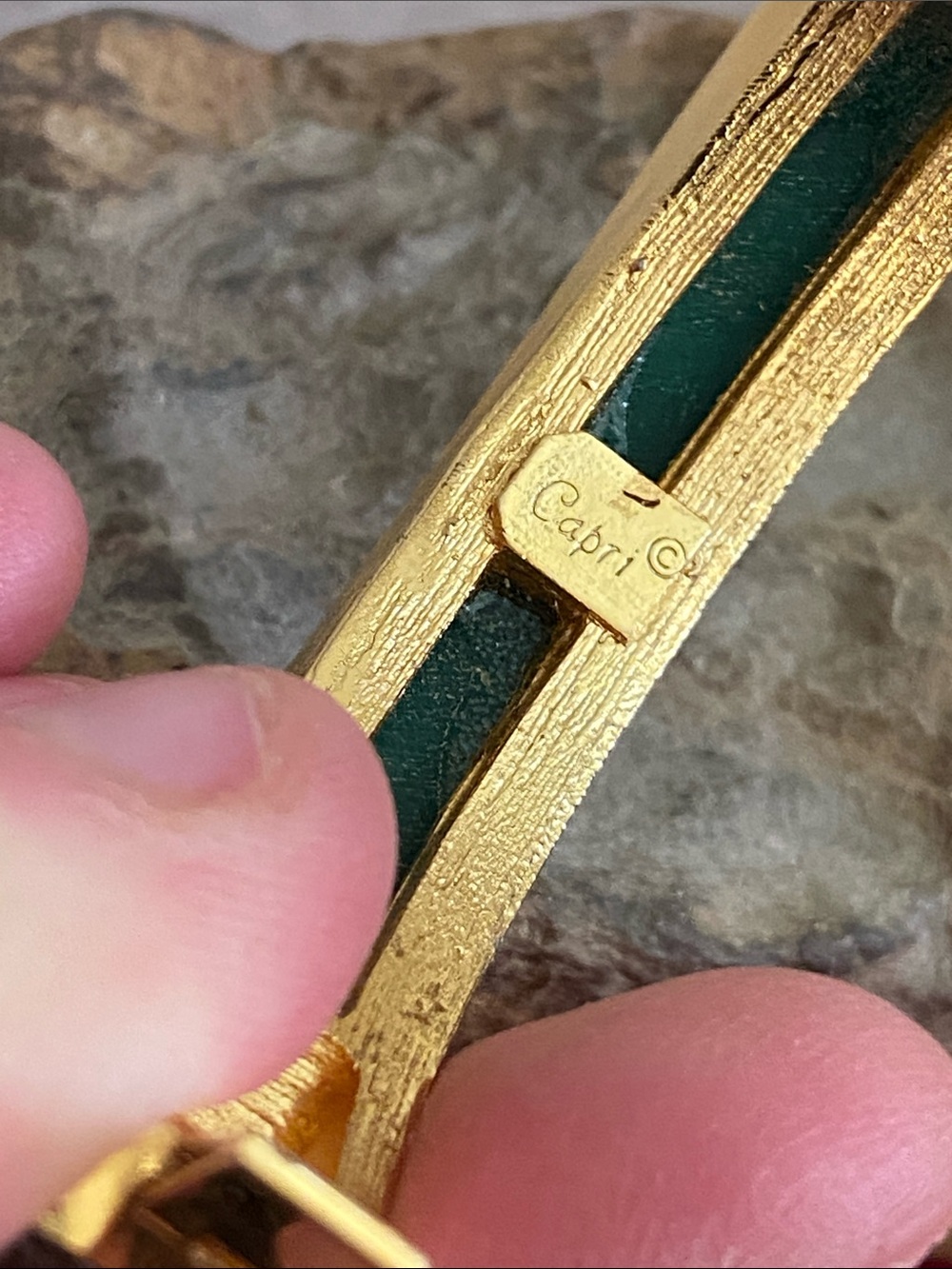 Vintage 70s Gold Brushed & Green Acrylic Hinged Square Clamper Bracelet - Picture 6 of 12